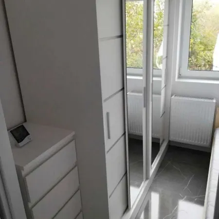 Polna 14 Parter, Salon Z Aneksem, Sypialnia, Lazienka شقة مارونجوفو